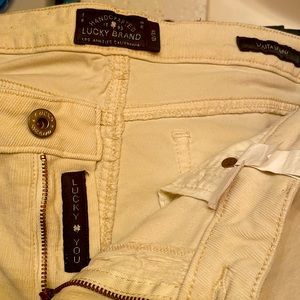 Light weight cream corduroy skinny pants